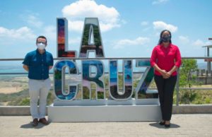 Costa Rica and Nicaragua Tourism Ministers at the Look Out in La Cruz
